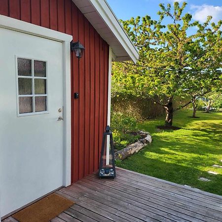 Villa Minihus Med Stor Traedgardstomt Naera Golf Och Hav Trosa Esterno foto