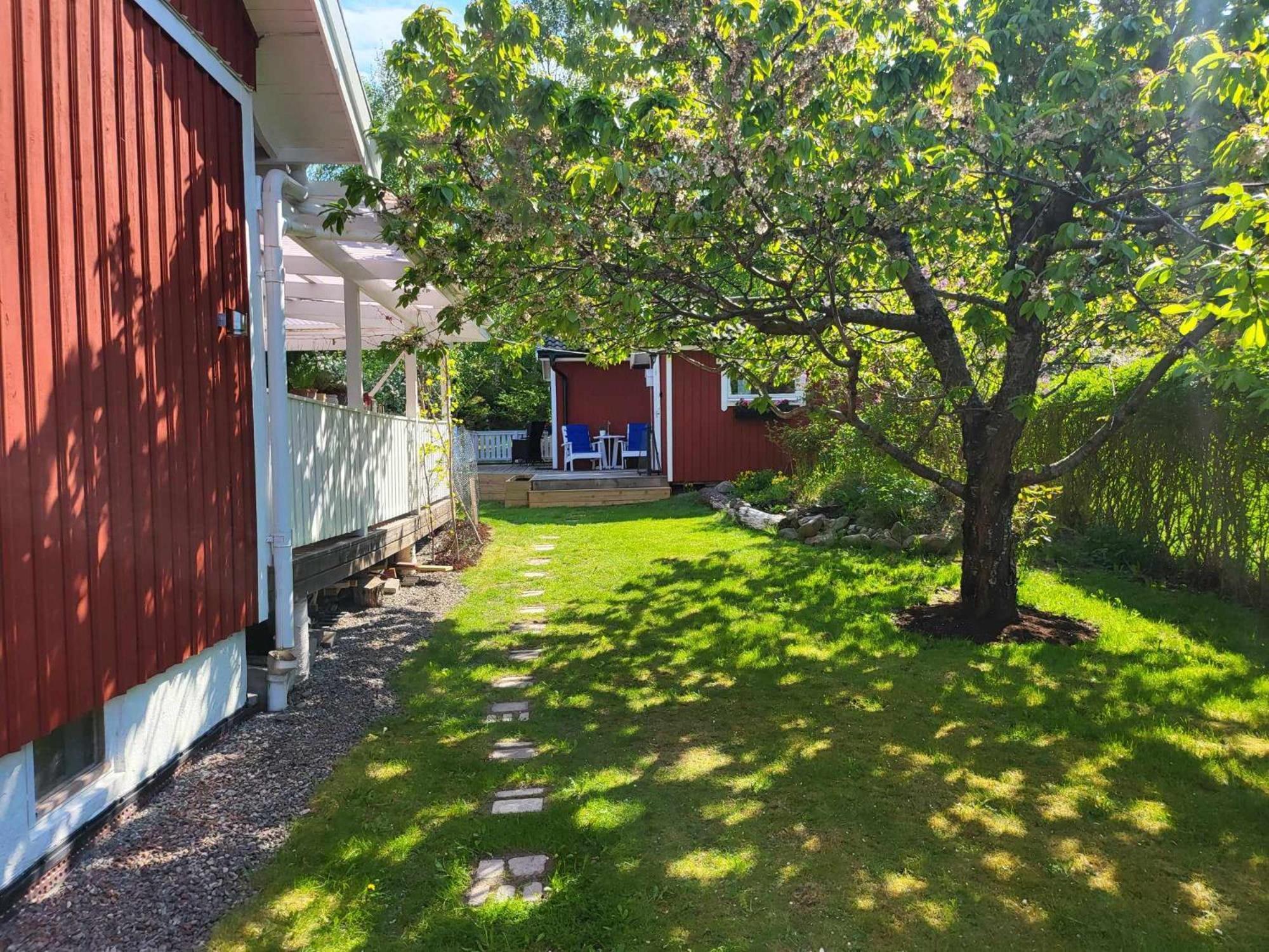 Villa Minihus Med Stor Traedgardstomt Naera Golf Och Hav Trosa Esterno foto