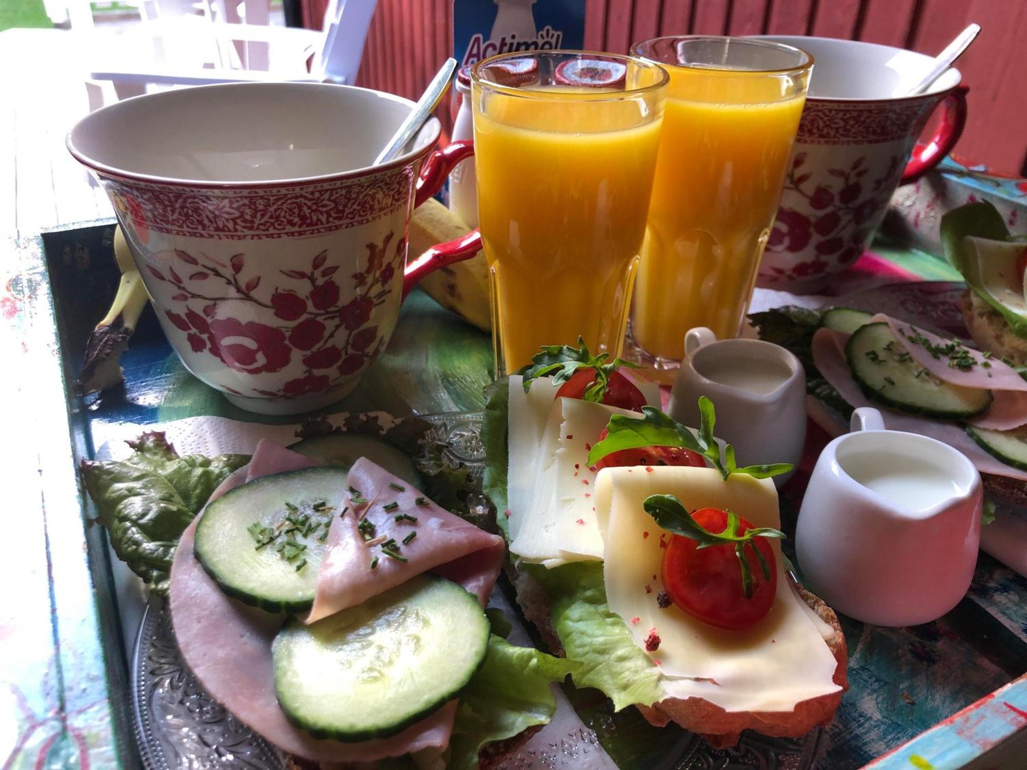Villa Minihus Med Stor Traedgardstomt Naera Golf Och Hav Trosa Esterno foto
